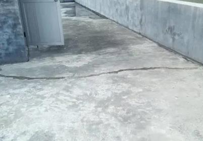 临安楼顶漏水维修公司分享下如何解决卫生间隐蔽部位漏水的问题?